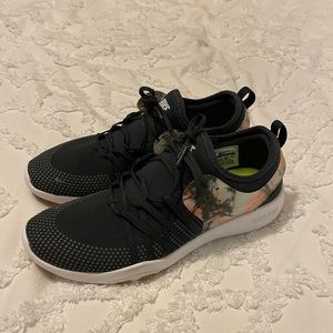 NIKE new training shoe